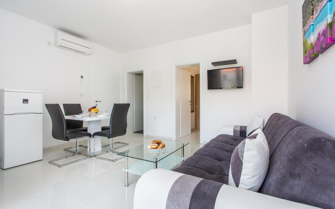 Apartments With A Parking Space Baska, Krk - 18808 Exterior photo