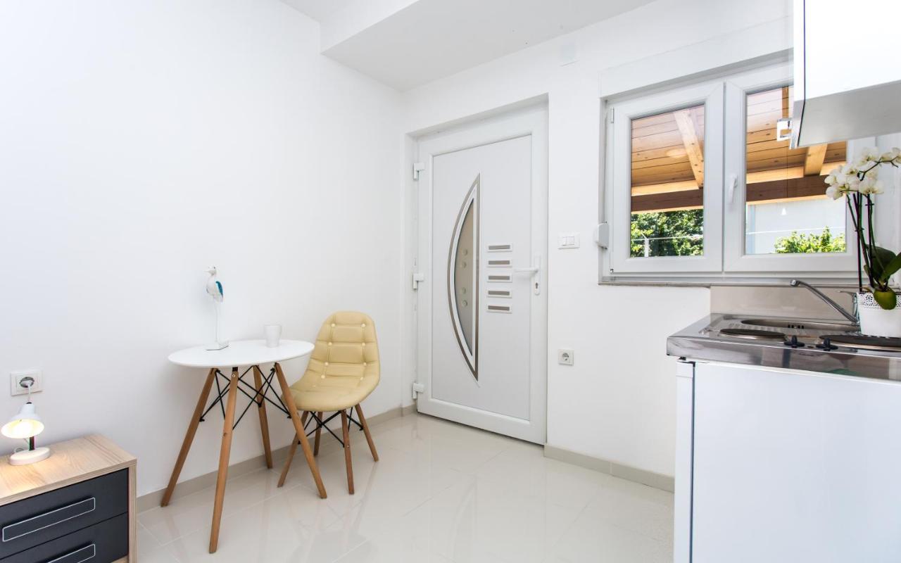 Apartments With A Parking Space Baska, Krk - 18808 Exterior photo